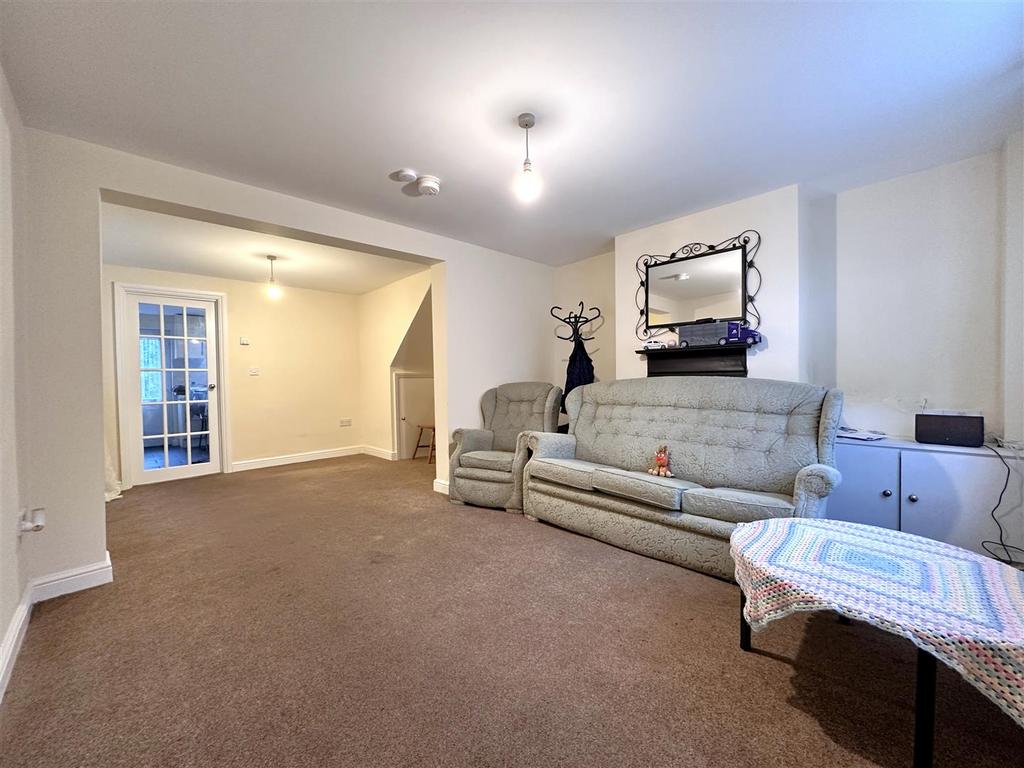 Lounge Through To Dining Room 124