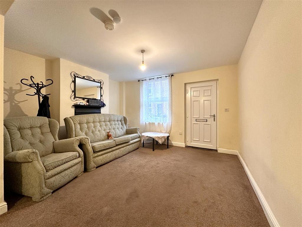 Lounge 122