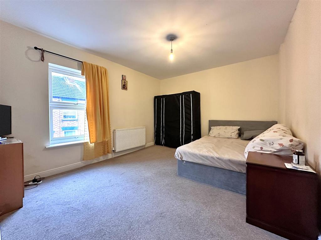 Master Bedroom 100