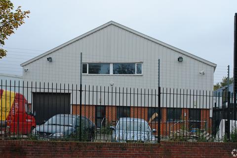 Warehouse to rent, 39-41 Markfield Rd London N15 4QA