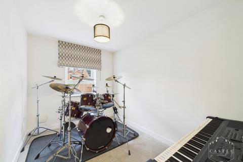 undefined, Kensington Avenue, Burbage