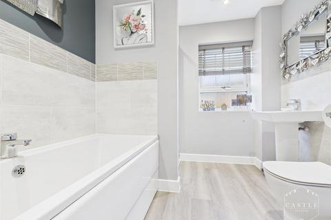 undefined, Kensington Avenue, Burbage