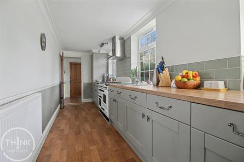 4 bedroom detached house for sale, Rollesby Road, Great Yarmouth NR29