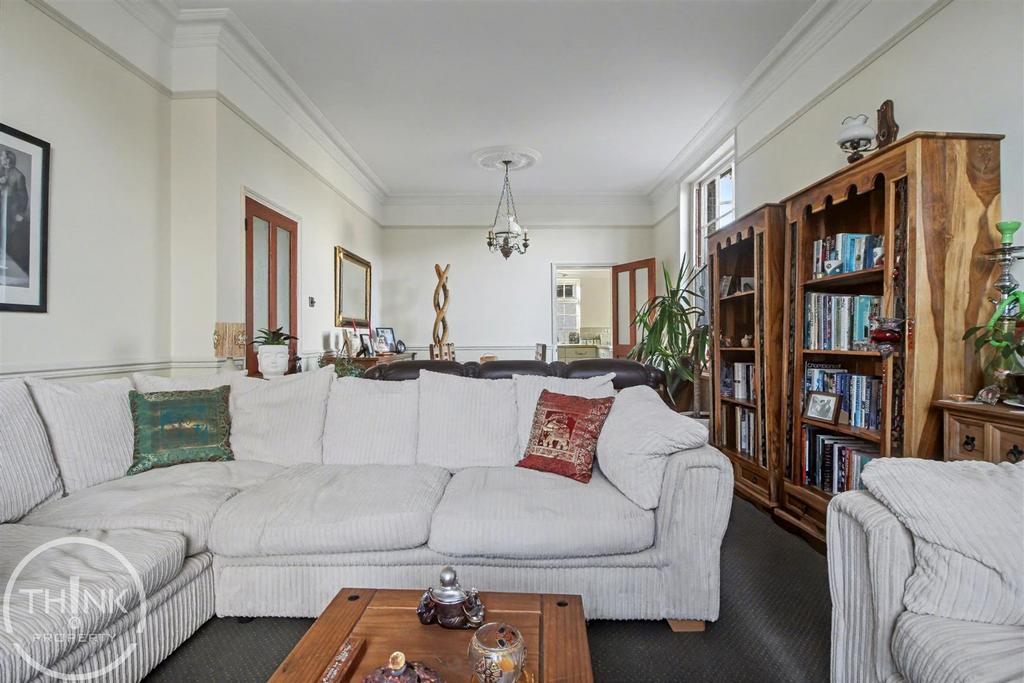 Sitting/Dining Room