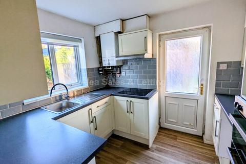 3 bedroom semi-detached house to rent, Ridgewell Close, Lincoln