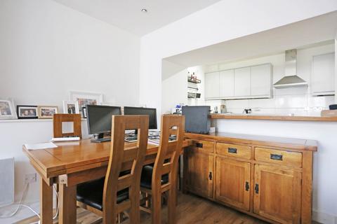 undefined, High Road, Chadwell Heath, Romford, RM6
