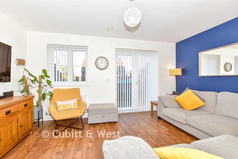 4 bedroom semi-detached house for sale, Lynch Close, Havant, Hampshire