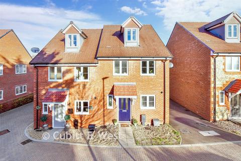 4 bedroom semi-detached house for sale, Lynch Close, Havant, Hampshire