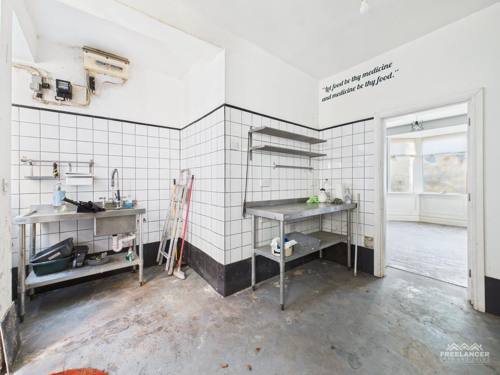 Kitchen 1