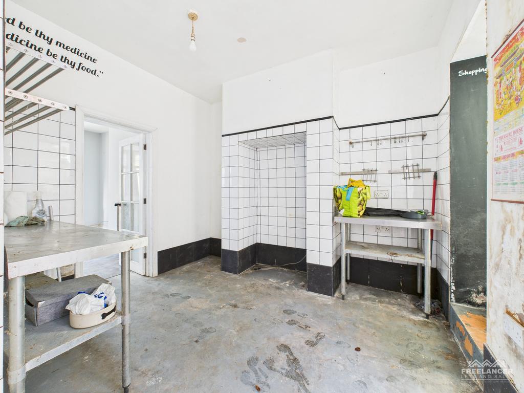 Kitchen 2