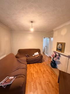2 bedroom maisonette to rent, Watford WD18