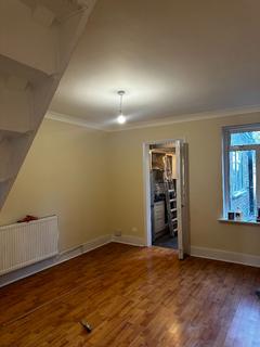 2 bedroom maisonette to rent, Watford WD18