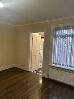2 bedroom maisonette to rent, Watford WD18