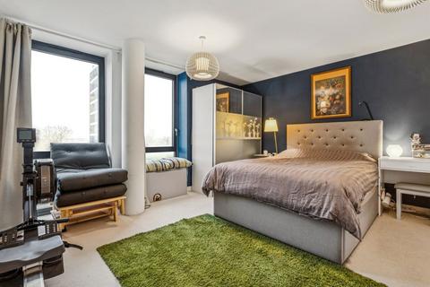 undefined, Bloemfontein Road, London W12