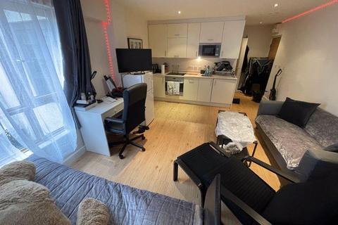 undefined, Great value starter home/investment - Studio Apartment Beaufort Park NW9