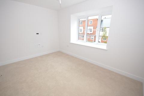 4 bedroom terraced house to rent, Chenille Drive, High Wycombe HP11