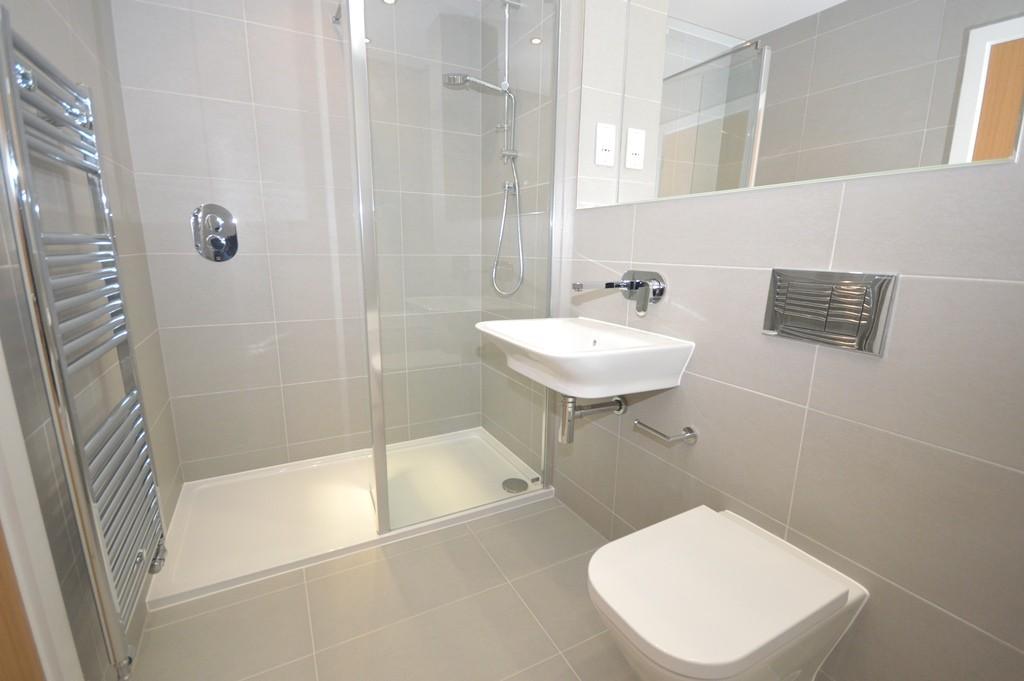 8.bathroom.jpg
