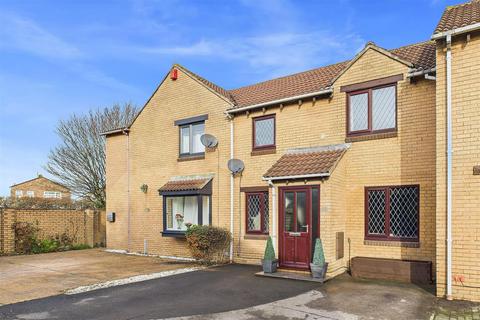 3 bedroom terraced house for sale, Close to Schools, shops and playing fields in Clevedon