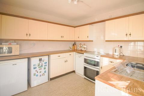 3 bedroom bungalow for sale, St. Marks Crescent, Ellesmere Port CH66