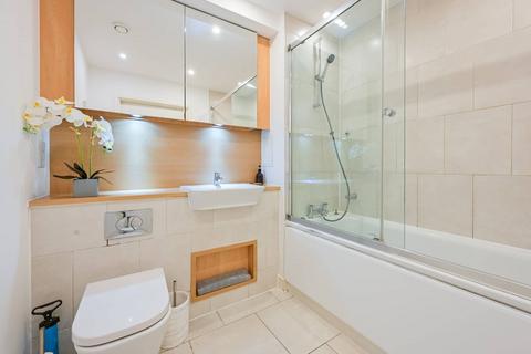 3 bedroom flat to rent, 1 Jefferson Plaza, London E3