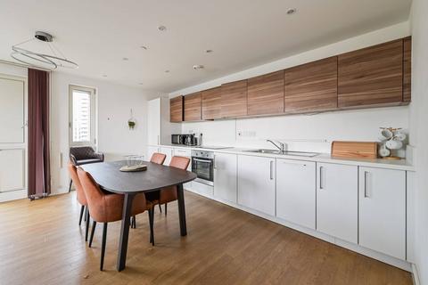 3 bedroom flat to rent, 1 Jefferson Plaza, London E3