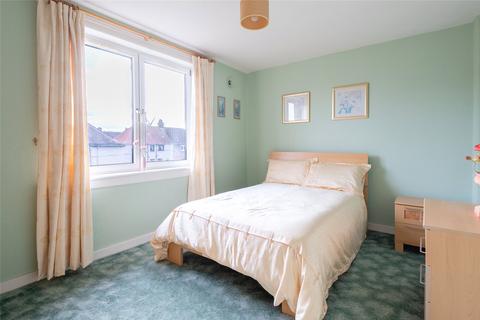 undefined, Den Walk, Leven KY8