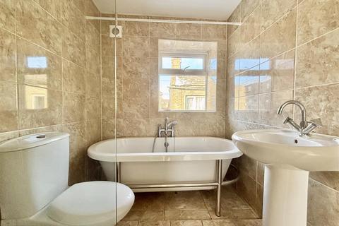 undefined, Nelson Place, Bradford BD13