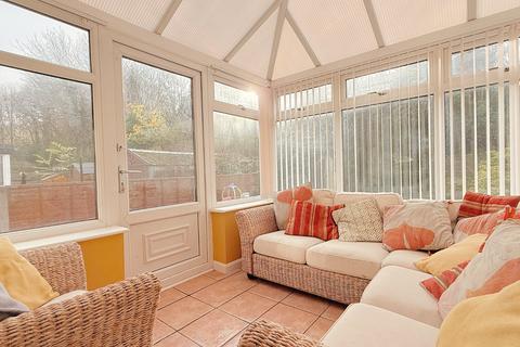 3 bedroom semi-detached house for sale, Carr Bottom Grove, Bankfoot, Bradford, BD5