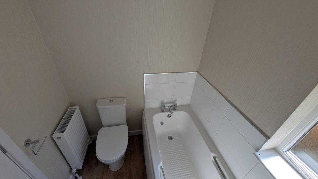 32 Omar Regency In Penwortham Bathroom Bath
