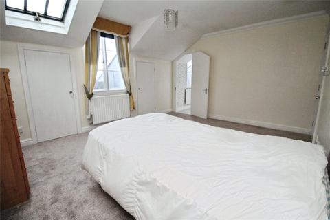 undefined, Royal Gate, Hampshire PO4