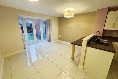 4 bedroom semi-detached house to rent, Sunderland Close, Swadlincote DE11