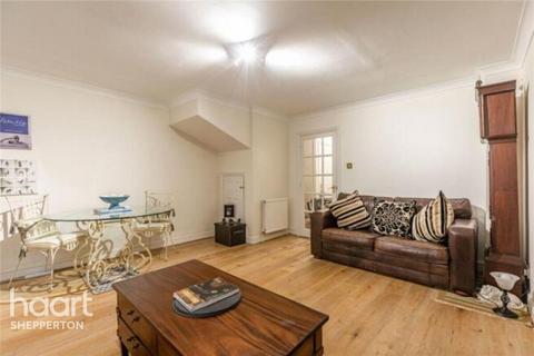 undefined, Murray Road, CHERTSEY