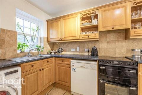 undefined, Murray Road, CHERTSEY