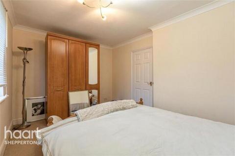 undefined, Murray Road, CHERTSEY