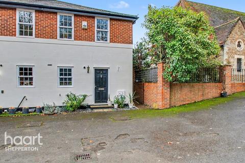 3 bedroom end of terrace house for sale, Murray Road, CHERTSEY