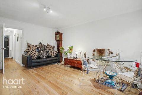 3 bedroom end of terrace house for sale, Murray Road, CHERTSEY