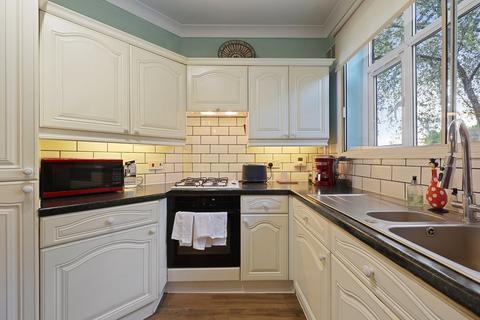 2 bedroom ground floor flat for sale, Neasden Lane, London, NW10