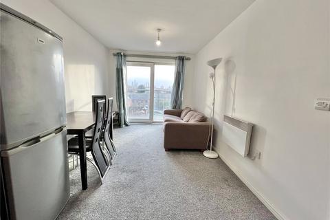 2 bedroom flat to rent, The Quadrant, Salford M7