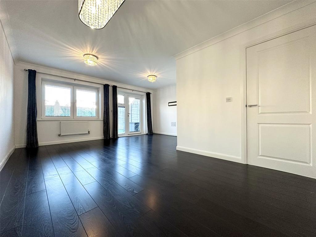 Lounge/Dining