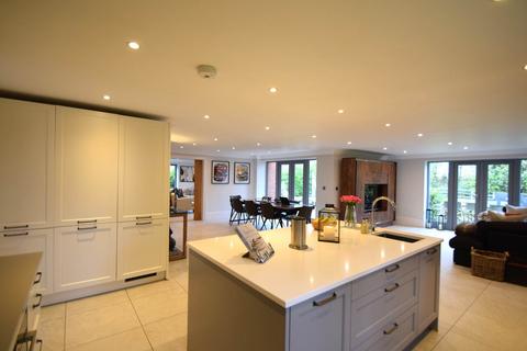 4 bedroom detached house for sale, Braemar House, Lewknor