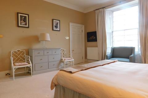 3 bedroom flat to rent, 44, Cumberland Street, Edinburgh, EH3 6RG