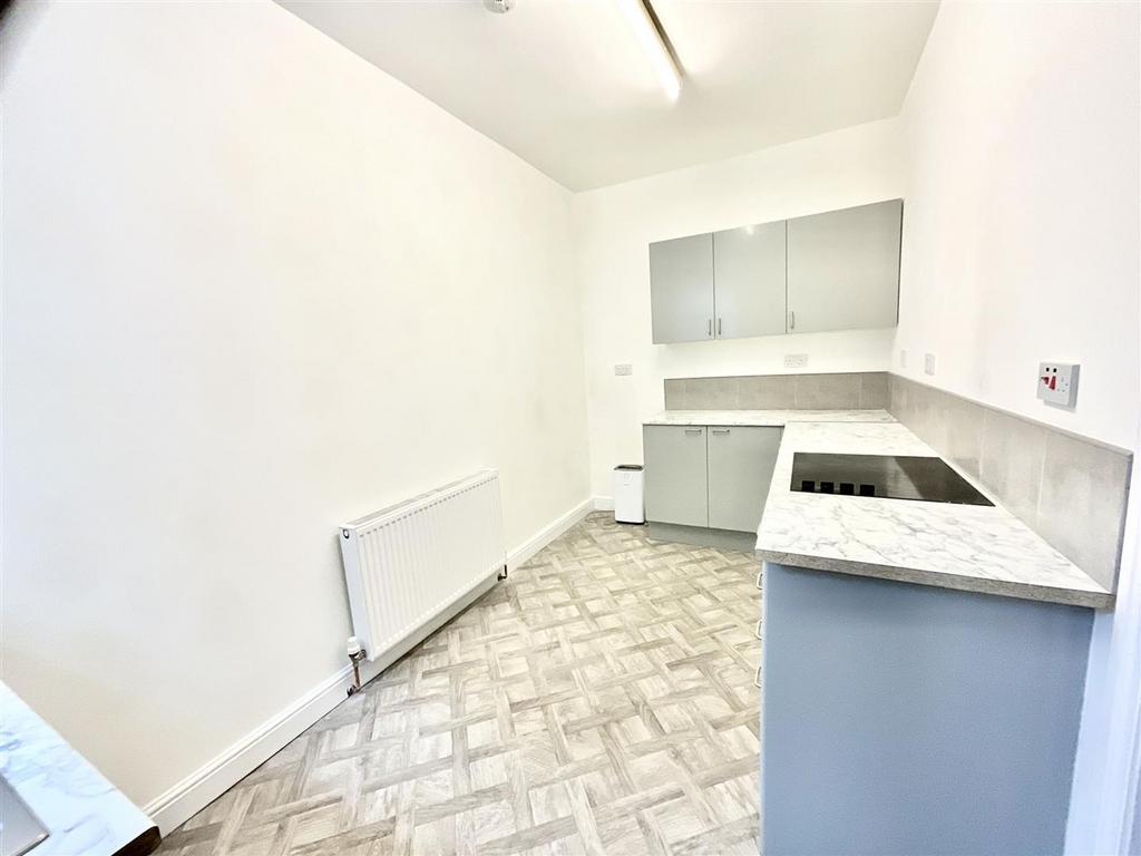 EA610530-CA96-462 C-BCC3-D15 EE3 C7182 B.jpeg