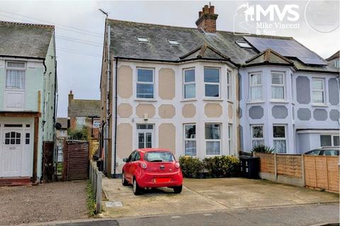 4 bedroom maisonette for sale, Two Separate Flats, Hayes Road, Clacton-on-Sea