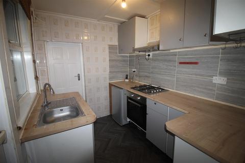 3 bedroom end of terrace house to rent, Desborough Park Road, High Wycombe HP12