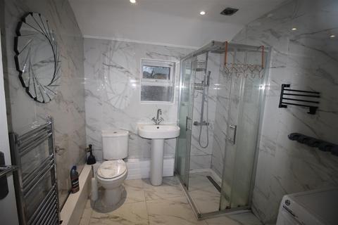 3 bedroom end of terrace house to rent, Desborough Park Road, High Wycombe HP12