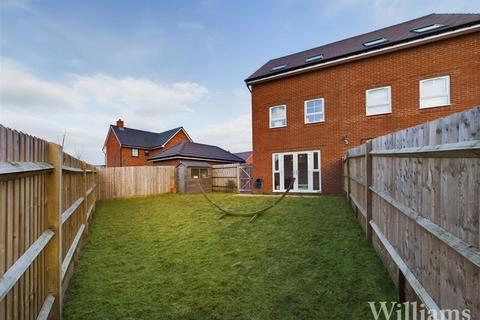 3 bedroom townhouse for sale, Armstrongs Fields, Aylesbury HP22