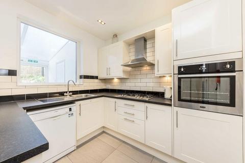 4 bedroom semi-detached house to rent, Boveney Road, London SE23