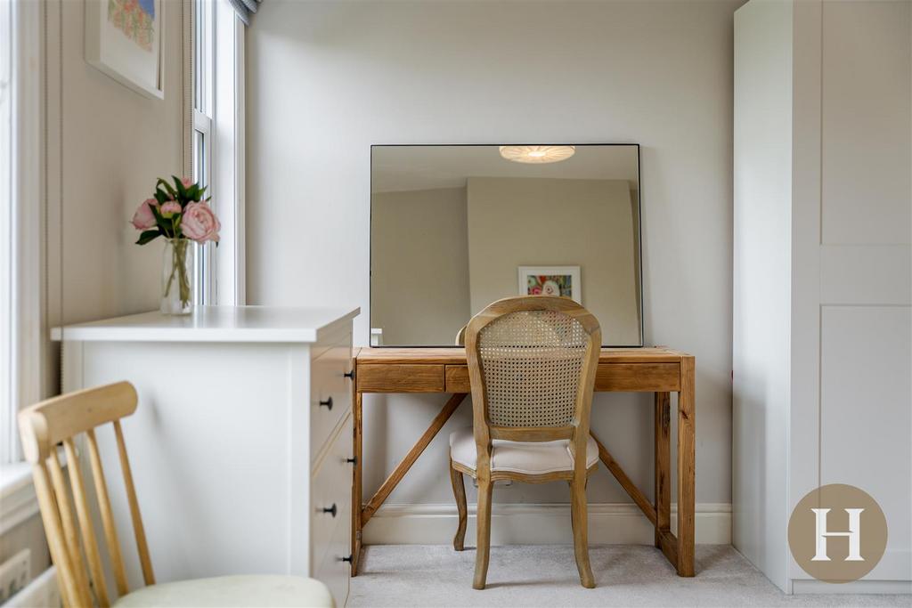 Hadleigh Estate Agents-39.jpg