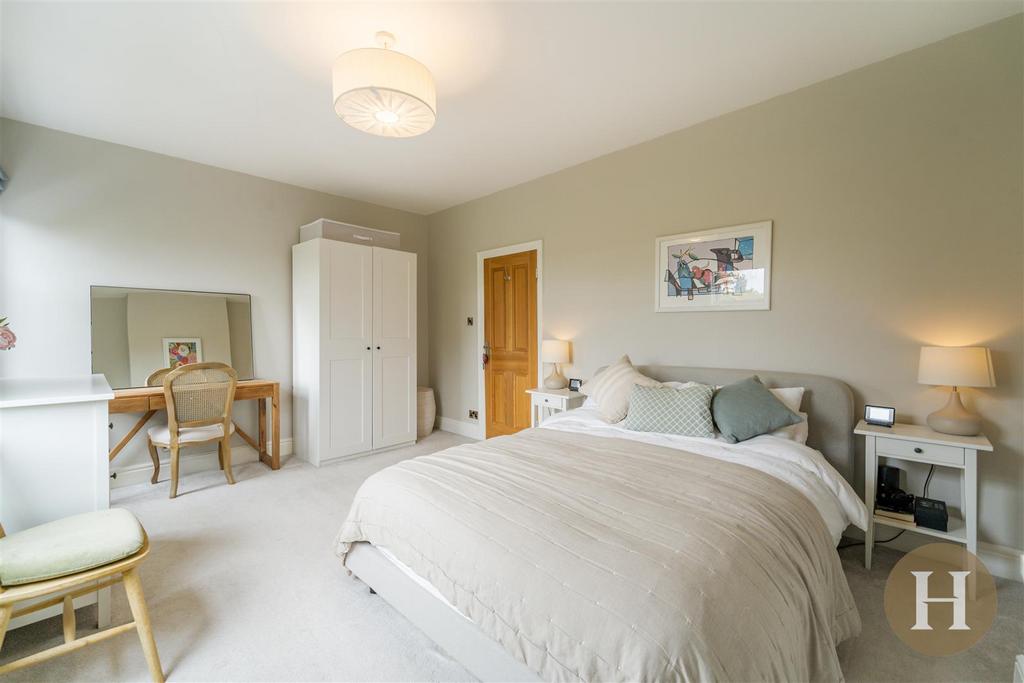 Hadleigh Estate Agents-42.jpg