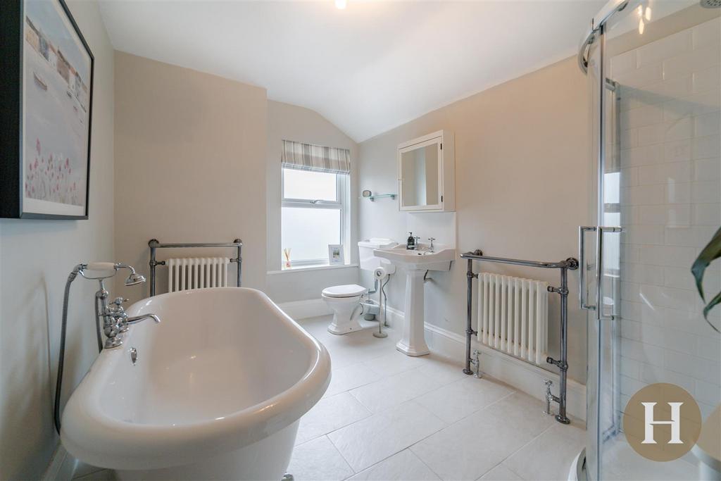 Hadleigh Estate Agents-28.jpg